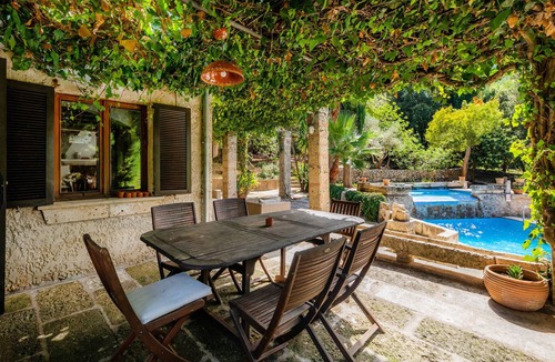 Pollensa Villa | Villa 'Es Garrovera' with Mountain View, Pool & Wi-Fi