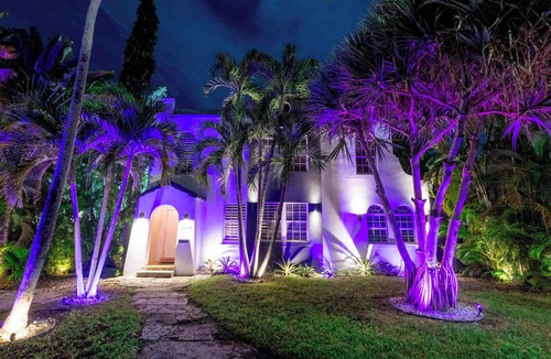 Northeast Miami Villa | Villa Escape-Beach-BKT Court-Miami Heated Pool