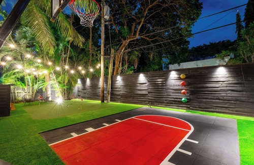 Northeast Miami Villa | Villa Escape-Beach-BKT Court-Miami Heated Pool