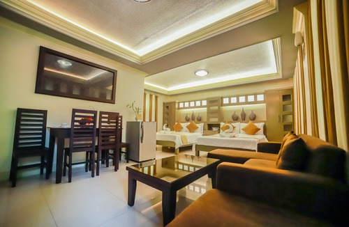 Palayan City Hotel | Villa Esmeralda Bryan's Resort Hotel and Restaurant