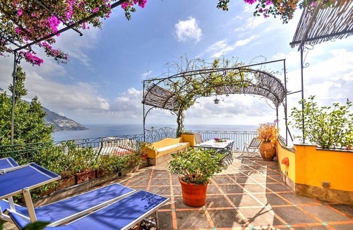 Positano Villa | Villa Eunice: A splendid two-story villa located on the high coast in front of the sea, with Free WI-FI.