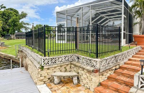Yacht Club House | Villa Euphoria