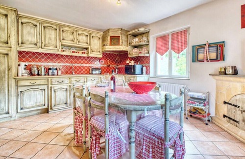 Le Lardin-Saint-Lazare Villa | Villa Forestière