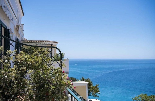 Positano City Centre House | Villa Faustina D: A splendid and luminous apartment overlooking the sea and the main beach of Positano.