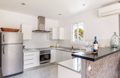 Provensals Villa | Villa Felicidad with Sea View, Wi-Fi, A/C, Pool, Garden, Terrace & Balcony