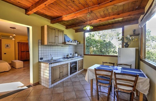 Sant'Agnello House | Villa Fillide D: A charming apartment that covers the entire ground floor of a villa surrounded by a lemon and orange garden, with Free WI-FI.