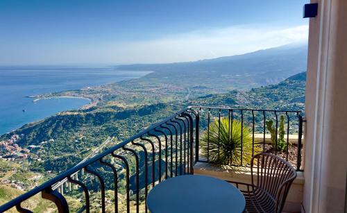Castelmola House | VILLA FLAVIO-Panoramic Boutique Rooms & Wellness