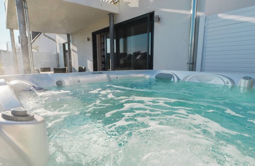 Unter Gohren House | Villa Fleesenstrand am See | with outdoor whirlpool | Sky TV | Fireplace | sauna