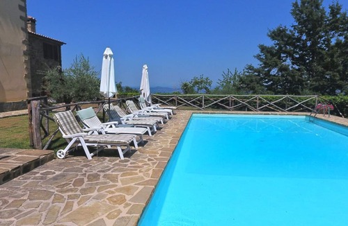 Lisciano Niccone Villa | Villa Forconi: Completely private luxury villa with pool and free wifi.