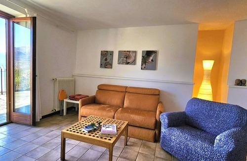 Menaggio House | Villa Foresta Meanggio (Apt Croce): Nature retreat with stunning Lake Como View