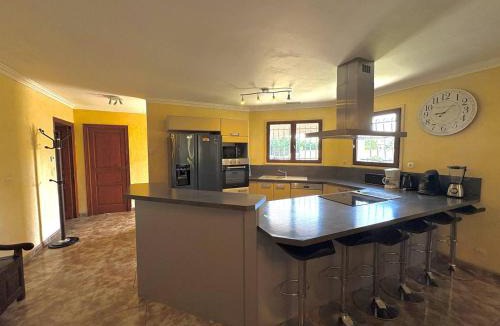 Saint-Hippolyte Villa | Villa familiale piscine privée 6 personnes Proche plage 6PC7