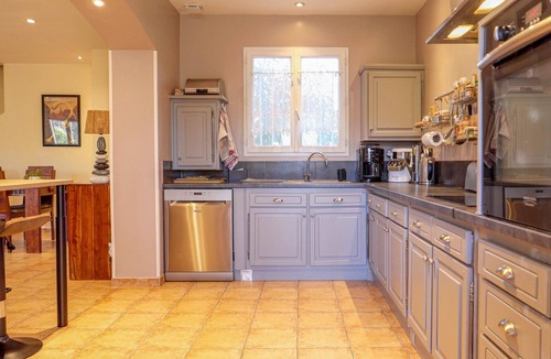 Saint-Paul-Trois-Chateaux Ski Chalet | Villa "Loane" holiday rental with swimming pool