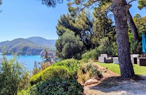 Cavaliere Villa | Villa Front de mer 6 bedrooms, 12 persons 180° sea view - private beach