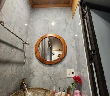Hoa Lu Hotel | Villa Full House