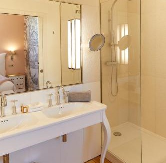 Chartres House | Villa Gabriel - Maison Blanche Chartres
