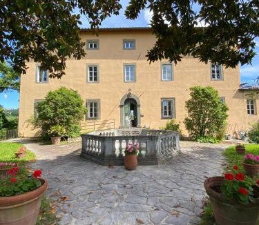 Mologno Hostel | Villa Gherardi - B&B e Hostel