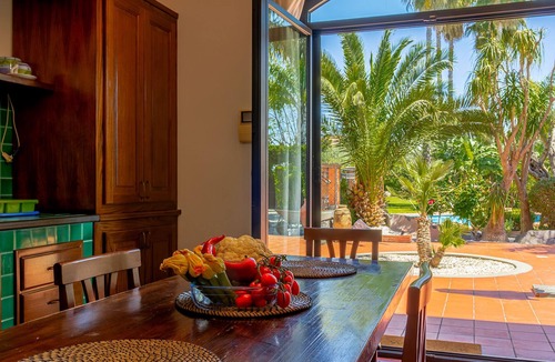 Aci Sant'Antonio Villa | Villa Gialla - Home and Pool