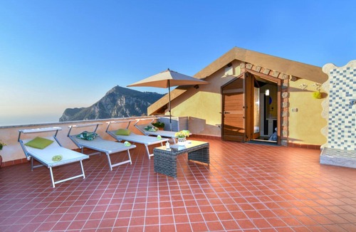 Schiazzano House | VILLA GIRASOLE