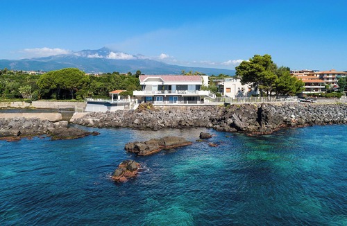 Stazzo Villa | Villa GIULIA is a luxury seafront villa with private pool