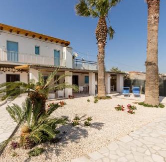 Scicli Bed & Breakfast | Villa Giummarito B & B
