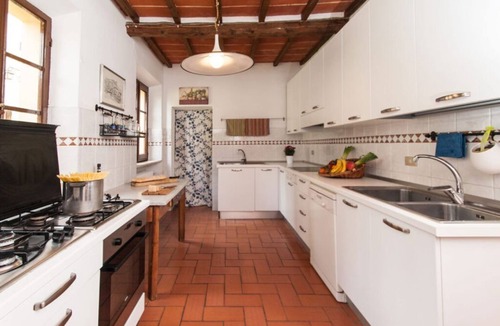 Monte Benichi Villa | Villa Giusterna - Ancient villa in the Tuscan hills