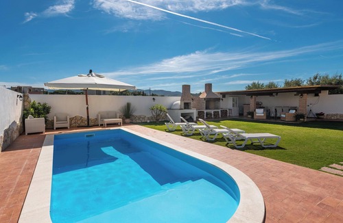 Quartu Sant'Elena Apartment | Villa "Gle Apt 1“ with Pool, Wi-Fi, A/C, Terrace & Garden