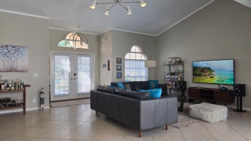 Central Naples Villa | VIlla Gordian Naples Florida