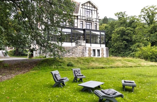 Lustin Hotel | Villa Gracia