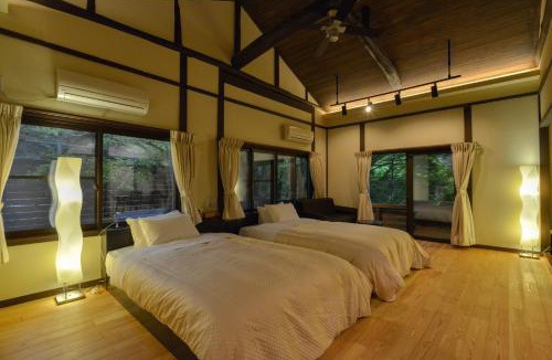 Itsukushima House | Villa Hamorebi