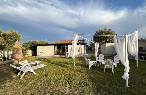Quartu Sant'Elena Villa | Villa 'Harmony' with Private Terrace, Wi-Fi and Air Conditioning