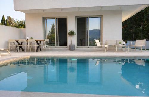 Kato Korakiana Villa | Villa Harmony Luxury Resort