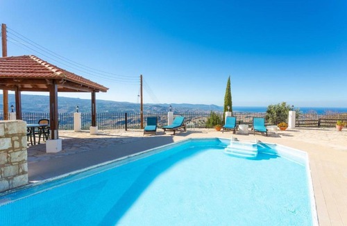 Peristerona Villa | Villa Heaven