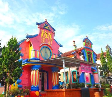 Cipanas Villa | Villa Hello Kitty Kota Bunga Puncak