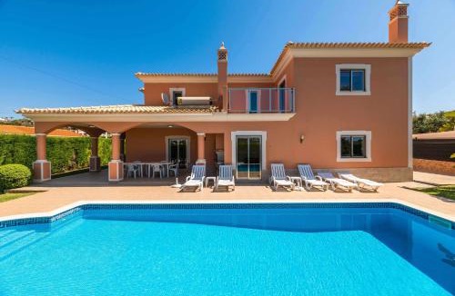 Patroves Villa | Villa Hunês