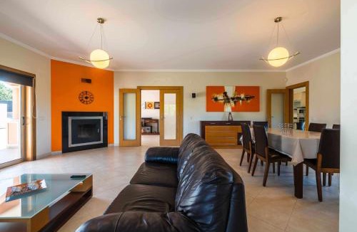 Patroves Villa | Villa Hunês