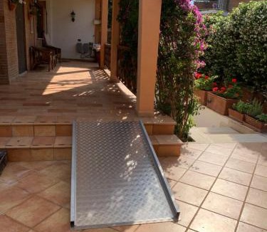 Cerveteri Villa | VILLA IARA
