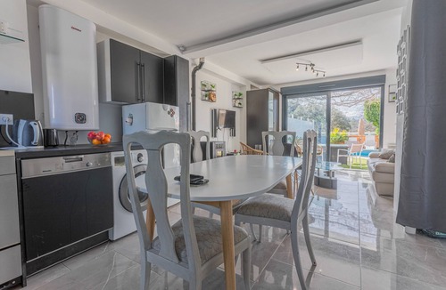 Cabasse Villa | Villa 'Igor' – Charming Stay in Cabasse: Sun, Nature, and Provençal Serenity
