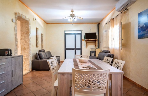 San Vito dei Normanni Villa | Villa "Il Canto Della Cicala" with Private Terrace, Garden, Pool & A/C