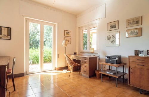 Centro Giano Villa | Villa Immersa nel Verde, a Metà Strada tra il Centro di Roma e la Spiaggia