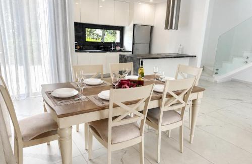 Paphos Villa | Villa "Imperial 1" with pool - 3 bedroom near mall