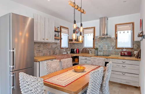Bargemon Villa | Villa in Bargemon with Pool and Mountain Views