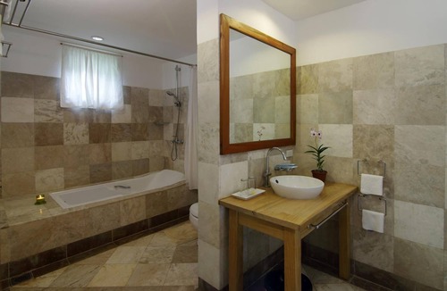 Dauin Resort | Villa in Blue