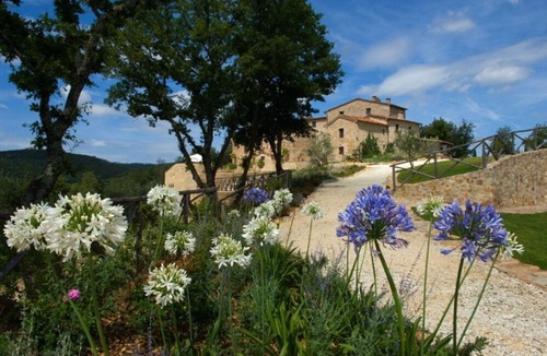 Monticiano Villa | Villa in Castello Di Tocchi with 14 bedrooms sleeps 28