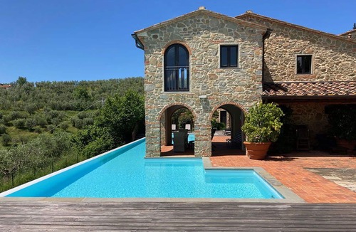 Giugnano Villa | Villa in Case Di Monte with 8 bedrooms sleeps 16
