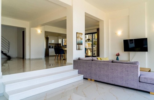 Agios Nikolaos House | Villa in Elounda with Ocean Views & Pool