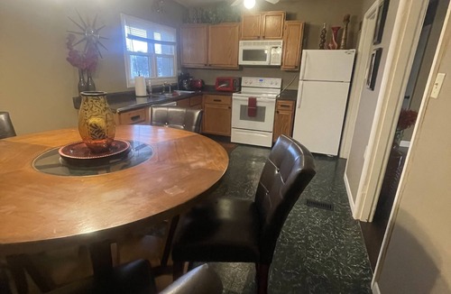 Eureka Villa | Villa in Eureka 3.9 miles to Six Flags & 3.2 miles to Hidden Valley Ski Resort!