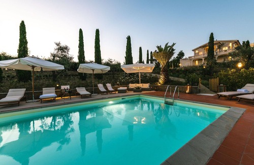 Vinci Villa | Villa in La Chiesa Collegozzi with 8 bedrooms sleeps 16