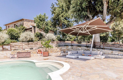 Montecatini Val di Cecina Villa | Villa in Montecatini with 5 bedrooms sleeps 10