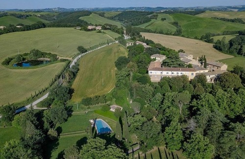 Buonconvento Villa | Villa in Serravalle with 5 bedrooms sleeps 10