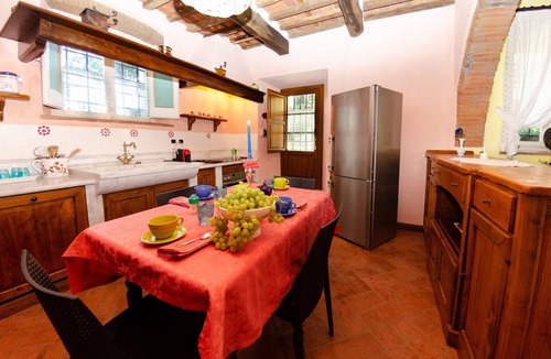Uzzano Villa | Villa in Uzzano with 4 bedrooms sleeps 10